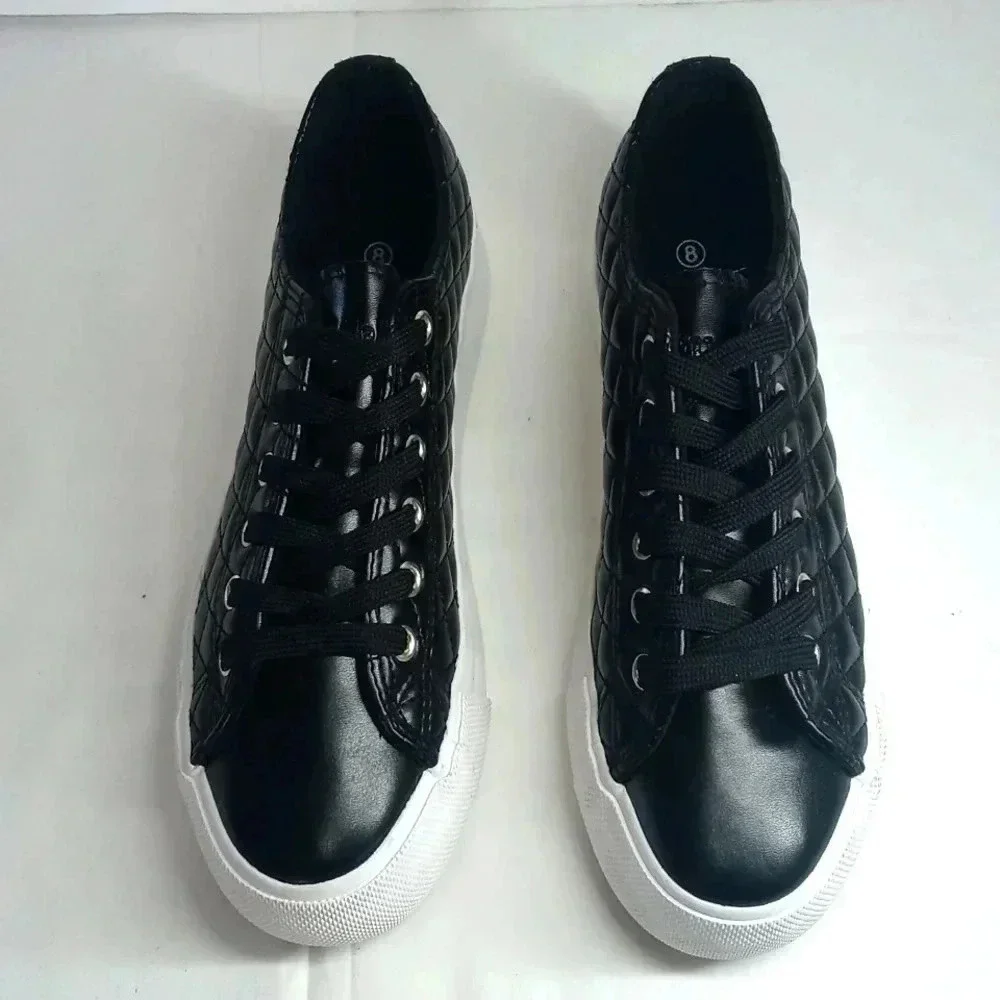 Mudd Beyley lace up platform sneaker